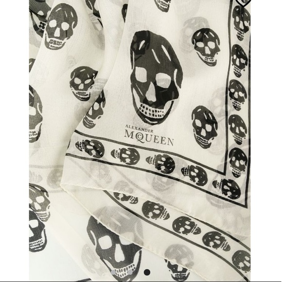 Alexander McQueen silk skull scarf - Picture 8 of 10